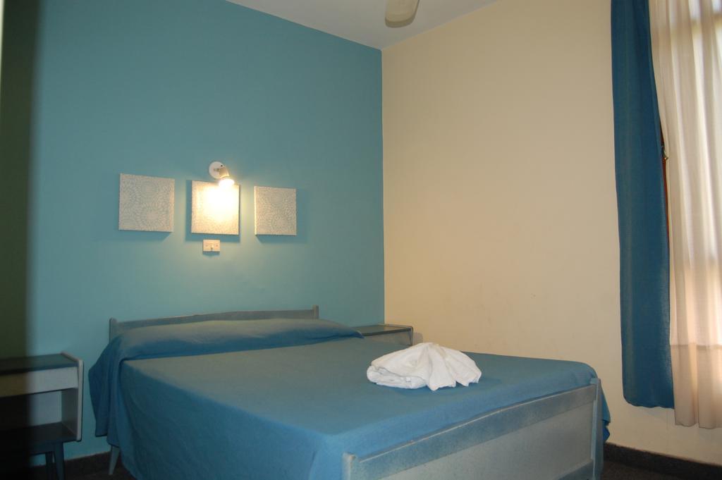 Monte Carlo Hotel Villa Carlos Paz Cameră foto